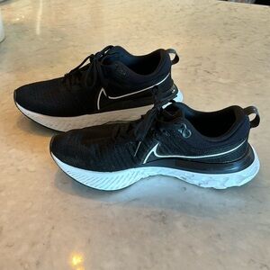 Nike Reacts - Infinity Flyknit